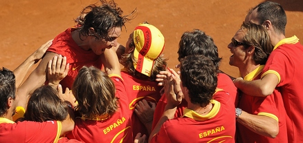 Spain To Meet Argentina In Davis Cup Final, Lawn Tennis Magazine