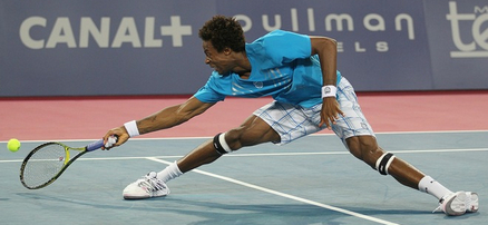 Frenchman Gael Monfils Reaches Paris Quarterfinals